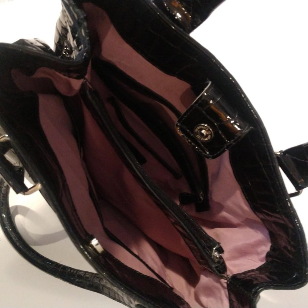 Croc like hand bag - Picture 3 of 3